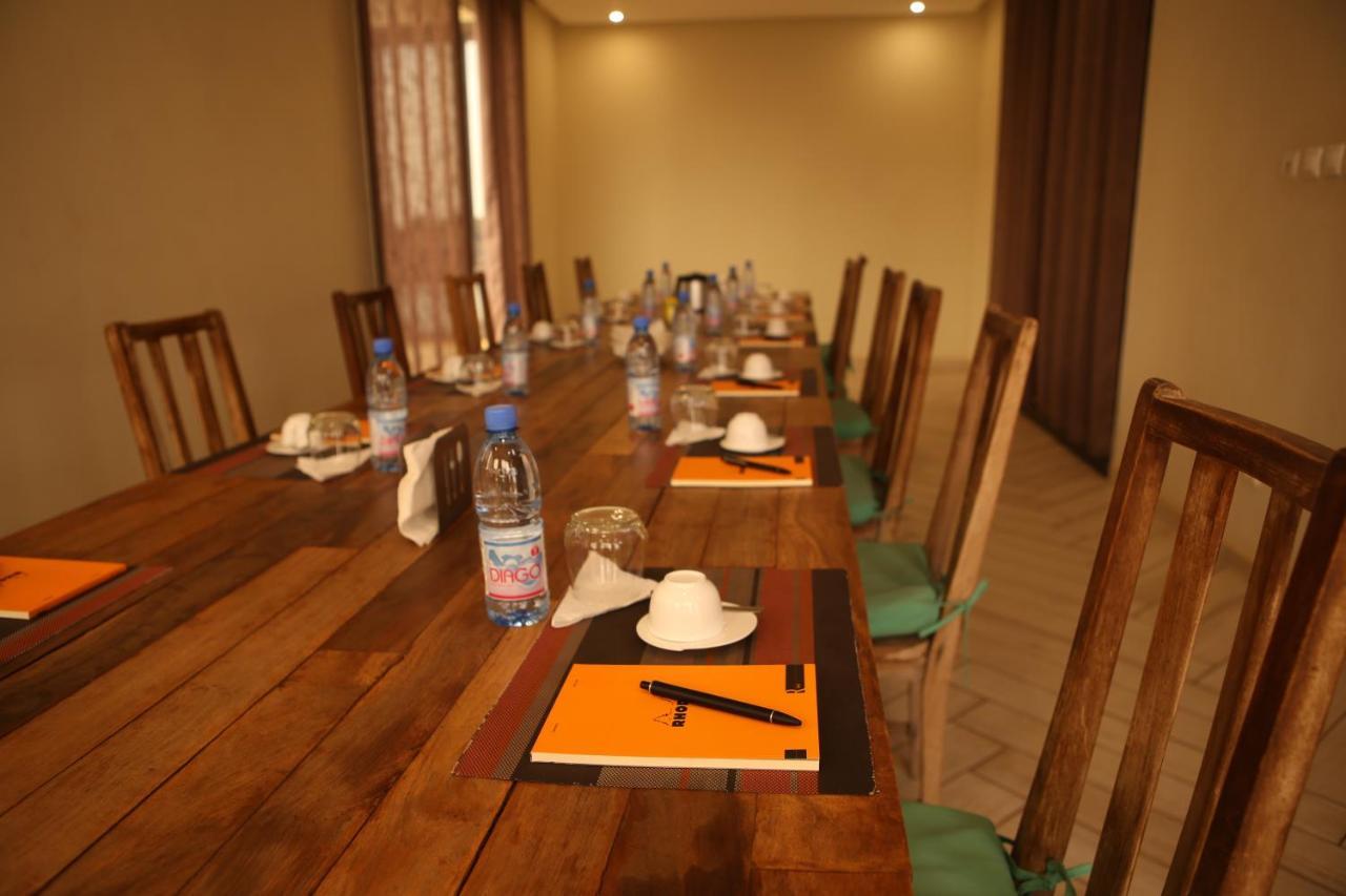 Hotel Au Bord De L'Eau Bamako Esterno foto