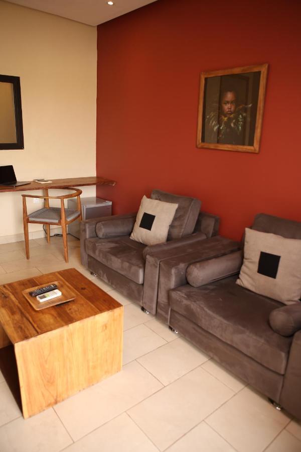 Hotel Au Bord De L'Eau Bamako Esterno foto
