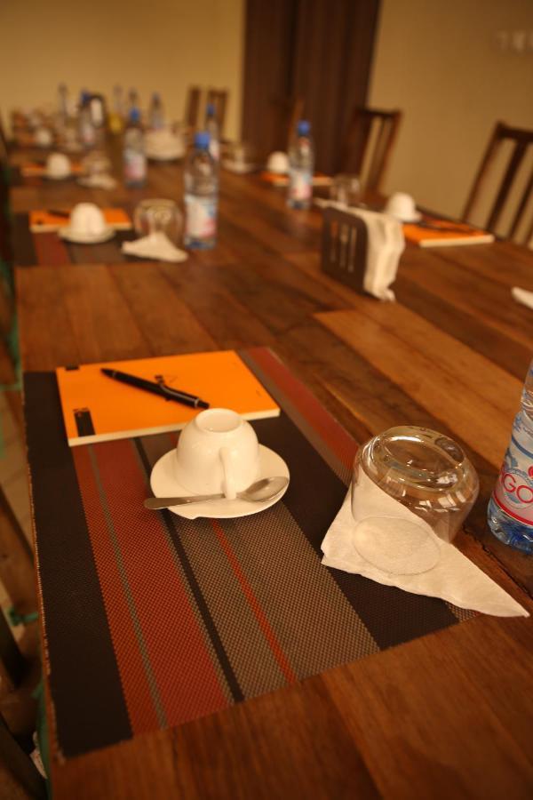 Hotel Au Bord De L'Eau Bamako Esterno foto