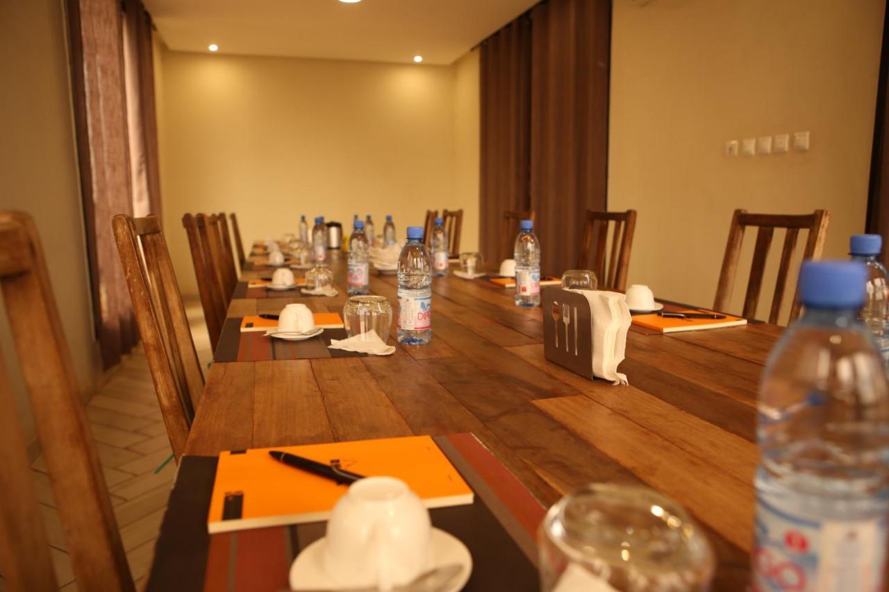 Hotel Au Bord De L'Eau Bamako Esterno foto