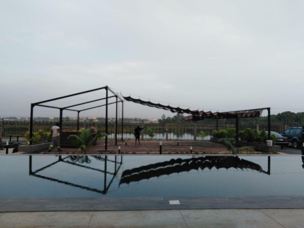 Hotel Au Bord De L'Eau Bamako Esterno foto