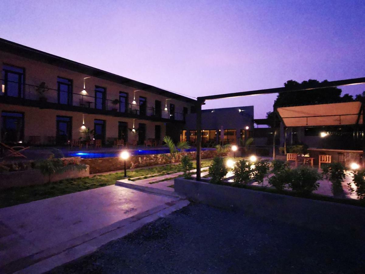 Hotel Au Bord De L'Eau Bamako Esterno foto