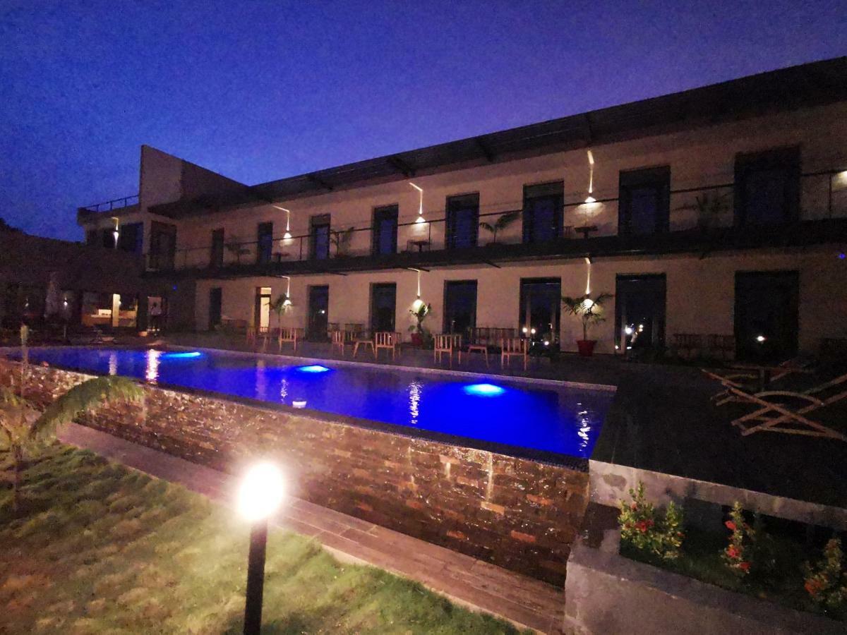 Hotel Au Bord De L'Eau Bamako Esterno foto