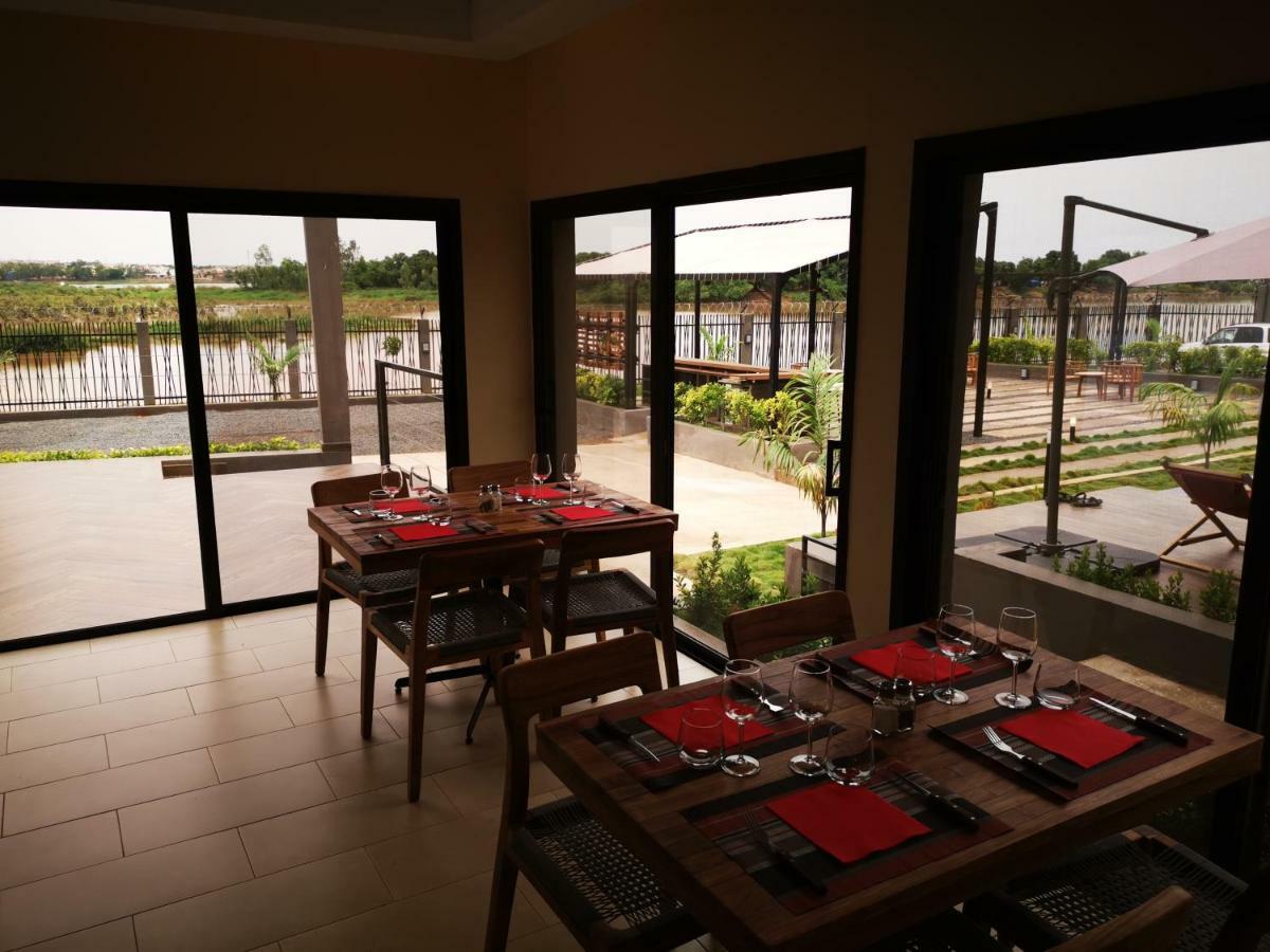 Hotel Au Bord De L'Eau Bamako Esterno foto