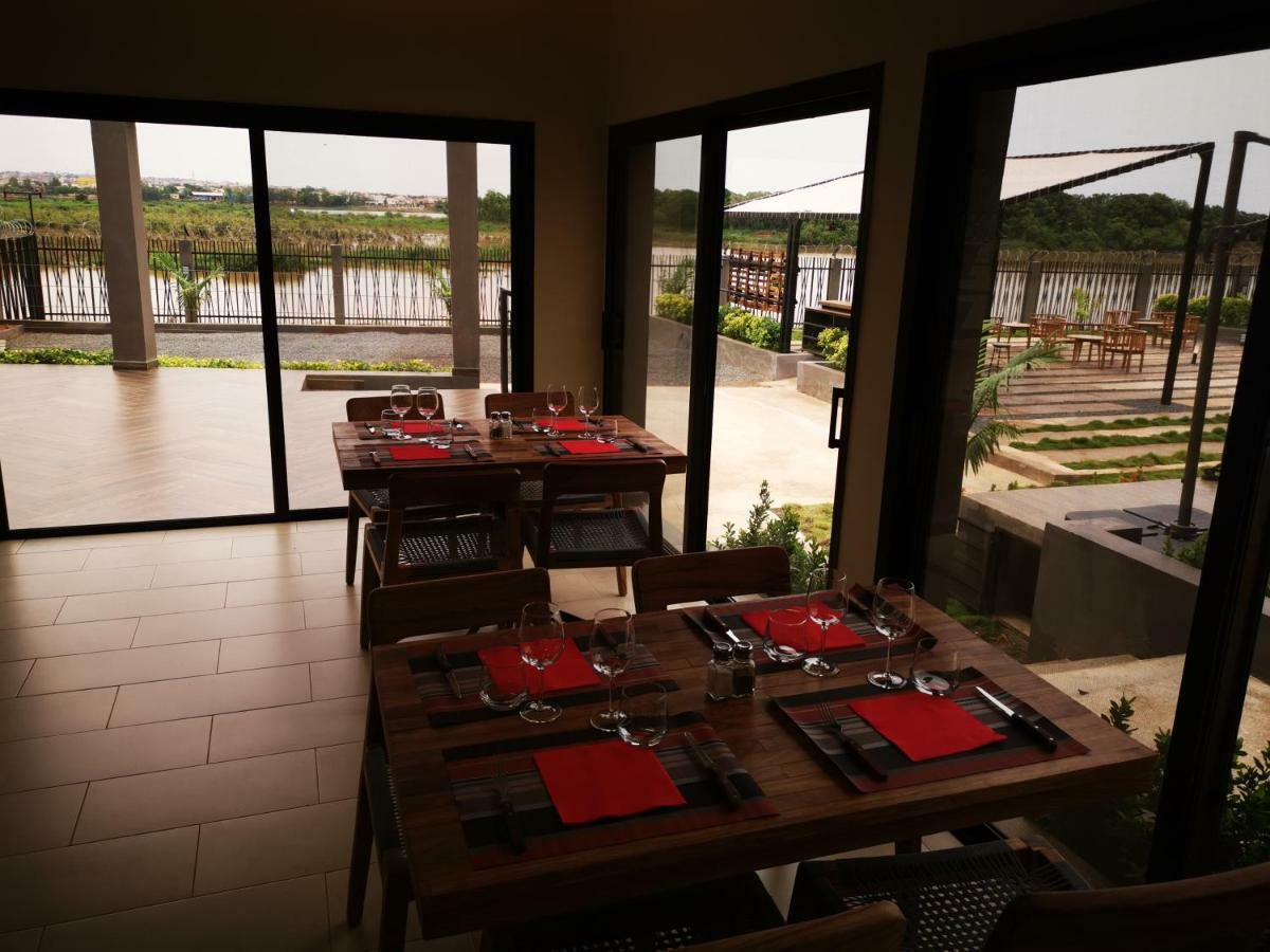 Hotel Au Bord De L'Eau Bamako Esterno foto